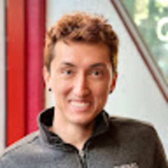 Profile Picture of Julian Sarafian (@juliansarafian) on Poshmark