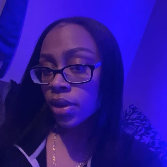 Profile Picture of Keyanna Belay (@keyannabelay) on Poshmark