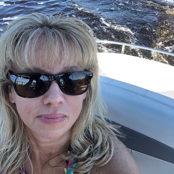 Profile Picture of Jenn Payer (@jp0829) on Poshmark