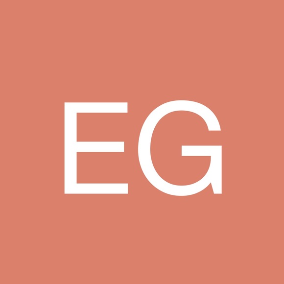 Profile Picture of Elizabeth Gorney (@elizabethgorney) on Poshmark