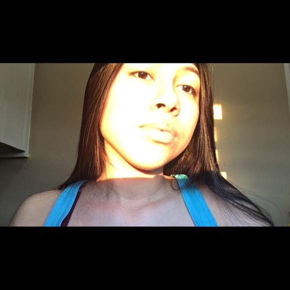 Profile Picture of Karina Kings (@kariii_k) on Poshmark