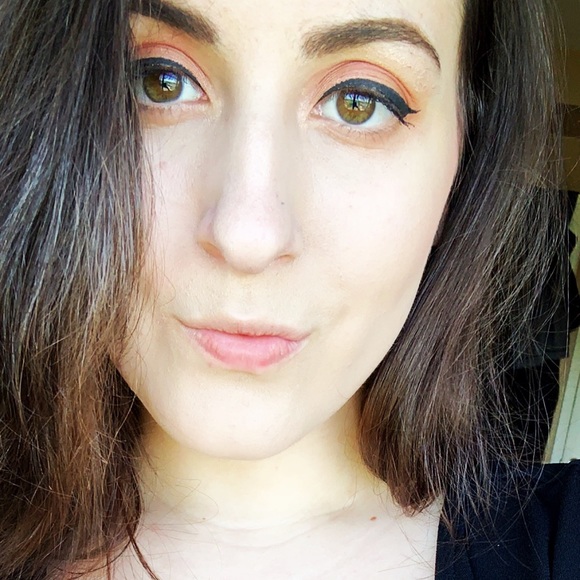 Profile Picture of Marisa Gallicchio (@megallicchio) on Poshmark
