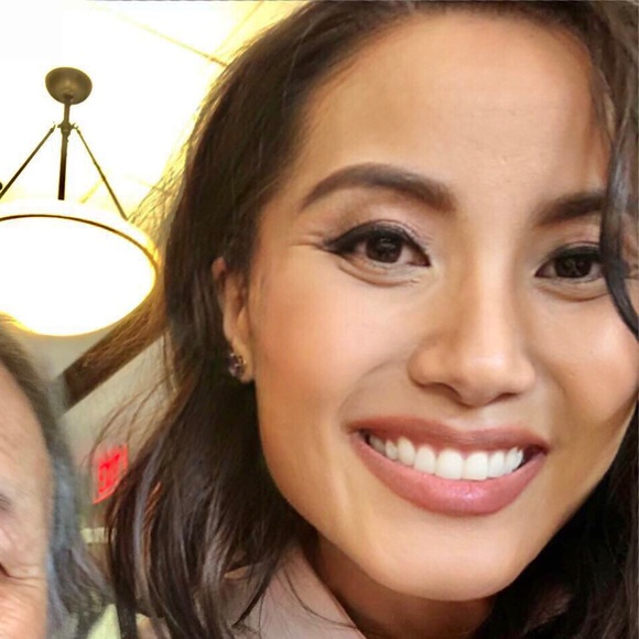 Profile Picture of Cindy Ossipovskaya (@c_ossipovskaya) on Poshmark