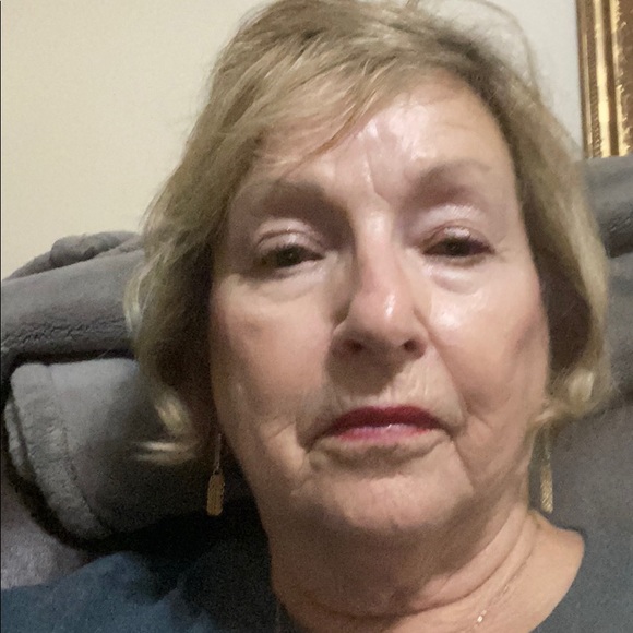 Profile Picture of Janet Murray (@janet_murray50) on Poshmark