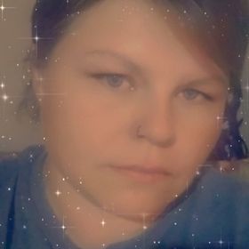 Profile Picture of Lisa Busby (@uandi198586) on Pinterest