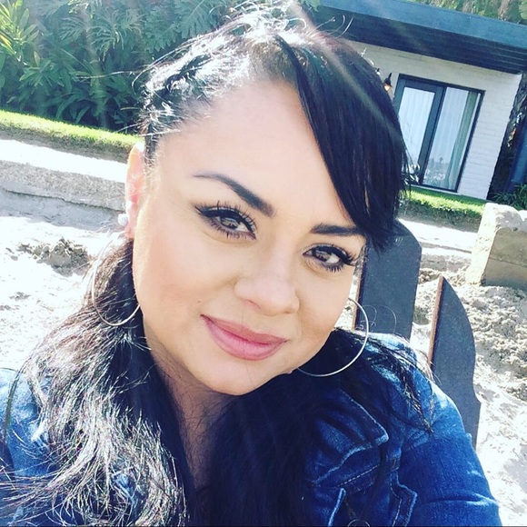 Profile Picture of Imelda Chavez (@imeldachavez) on Poshmark