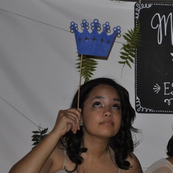 Profile Picture of Ashleigh Alers (@ash3leigh) on Poshmark