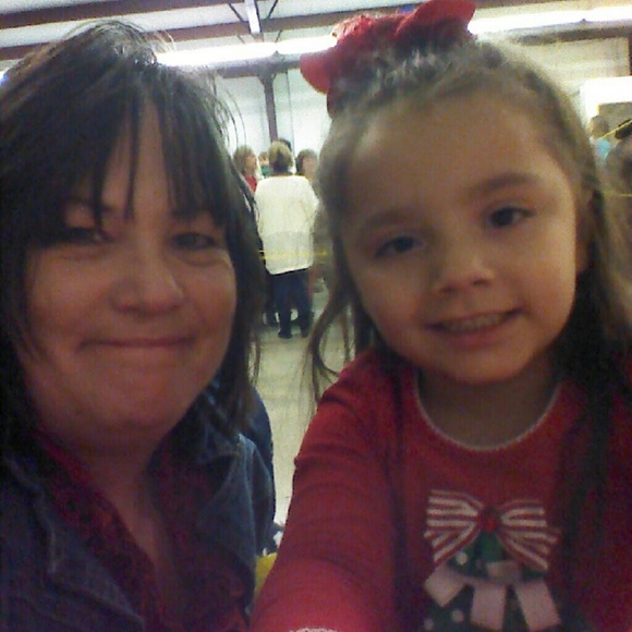 Profile Picture of Shanda Neal (@shandaneal66) on Poshmark