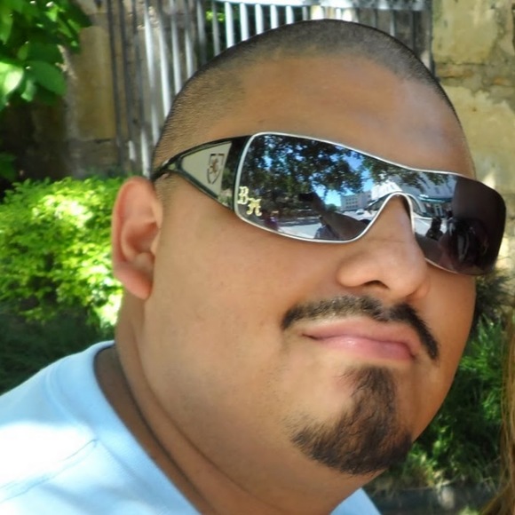 Profile Picture of Bryan Moreno (@bmoreno0888) on Poshmark
