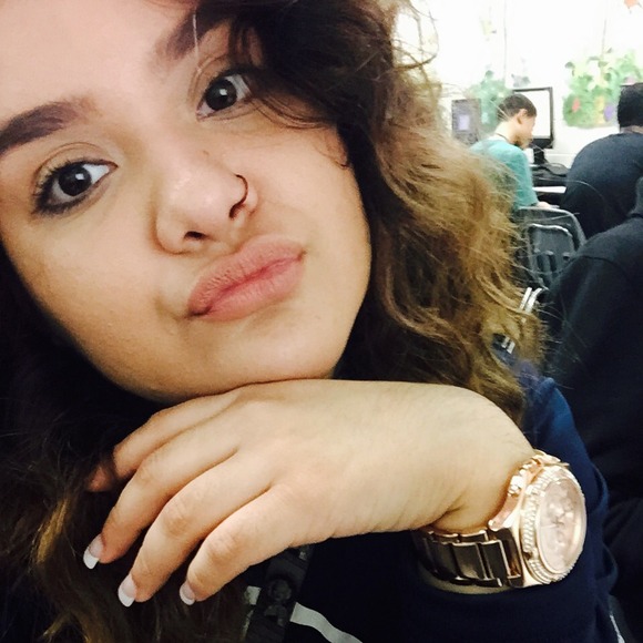 Profile Picture of Hannia Delgado (@hannia_melissa) on Poshmark