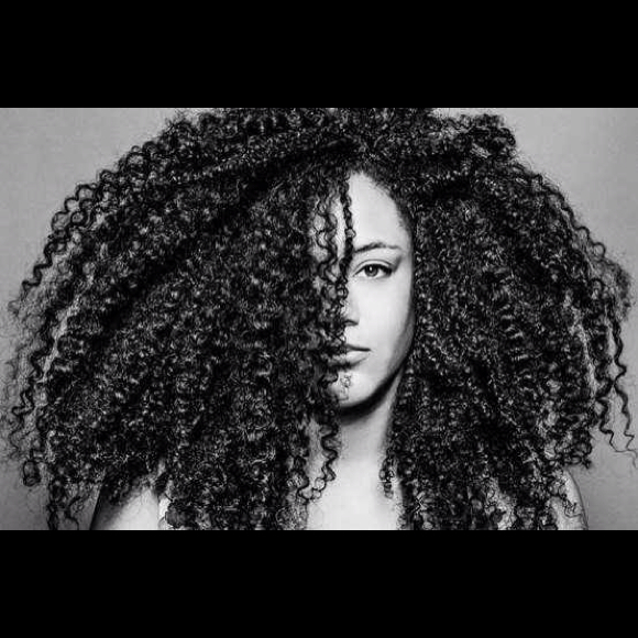 Profile Picture of Diane Benjamin (@prettydiane) on Poshmark