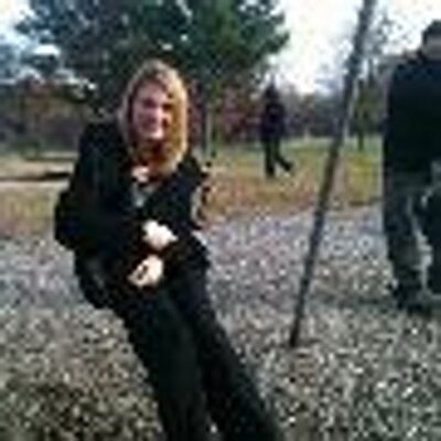 Profile Picture of Hillary Andrews (@hillaryandrews1) on Twitter