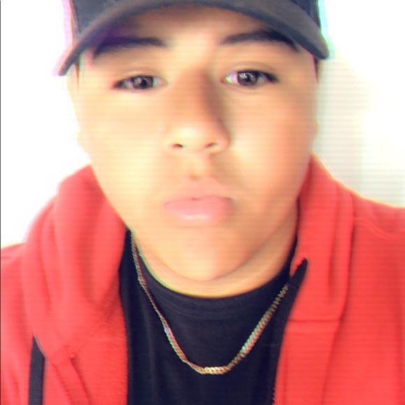 Profile Picture of Juan Alba (@juan121803) on Poshmark