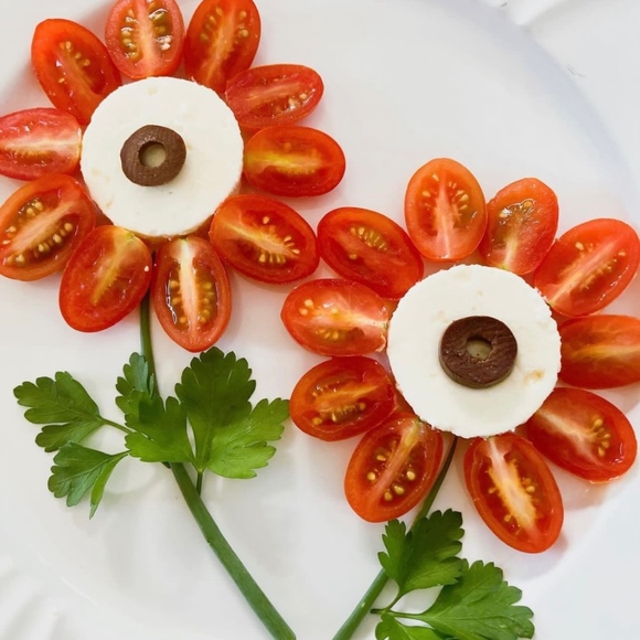 Profile Picture of Rosé Chau (@mamajj72) on Poshmark