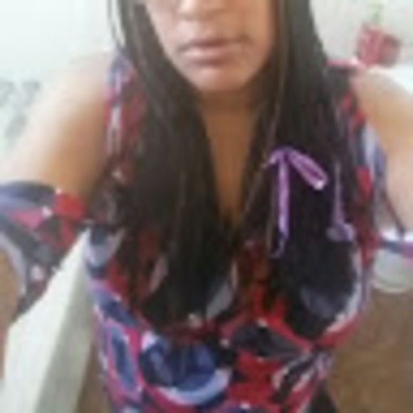 Profile Picture of Shellielove Hudson (@dblchcksstms5) on Poshmark