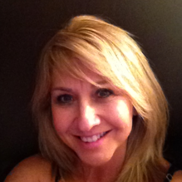 Profile Picture of Shelly Campbell (@shearmagic) on Poshmark