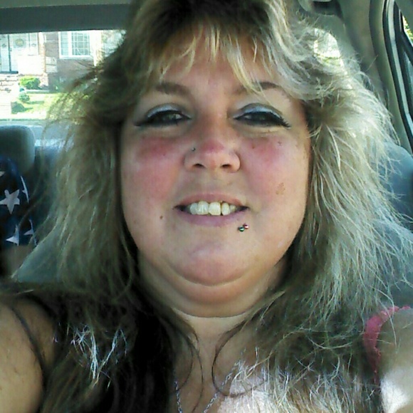 Profile Picture of Sherry Snyder (@sherrybaby01) on Poshmark