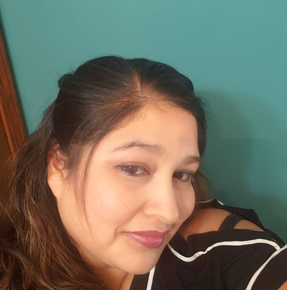 Profile Picture of Jessica Ledesma (@irasemaj92580) on Poshmark