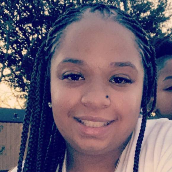 Profile Picture of Leanza Daniels (@leanza13) on Poshmark