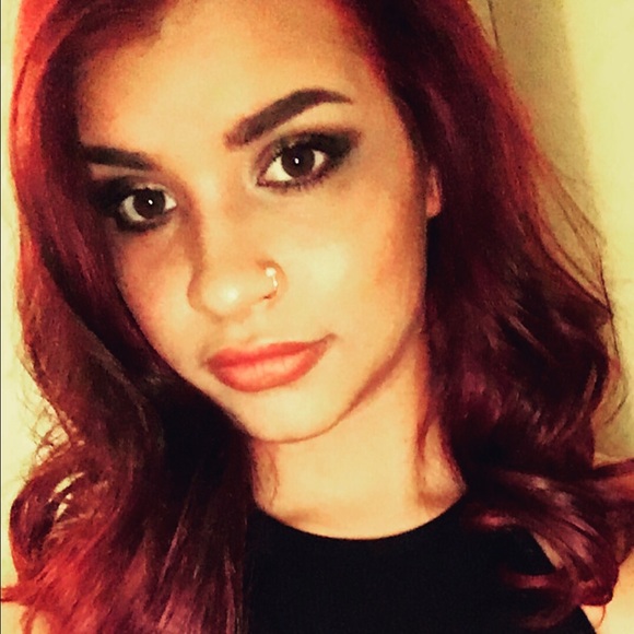 Profile Picture of Jacqueline Gomez (@gomezj5213) on Poshmark