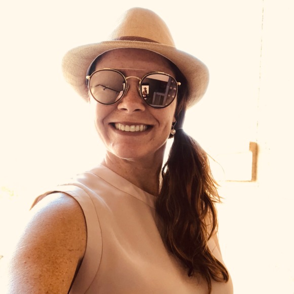 Profile Picture of Lisa Seabaugh (@seabaughsfx) on Poshmark