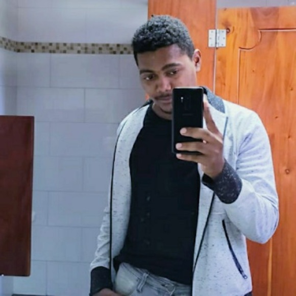 Samuel Peguero trinidad - Poshmark Profile Picture of Samuel Peguero trinidad (@samuelpeguer362) on Poshmark