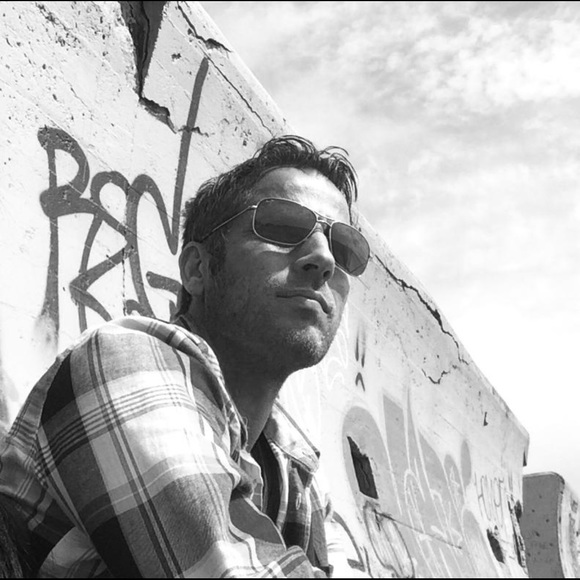 Profile Picture of Adrian Williams (@zuyzuy) on Poshmark