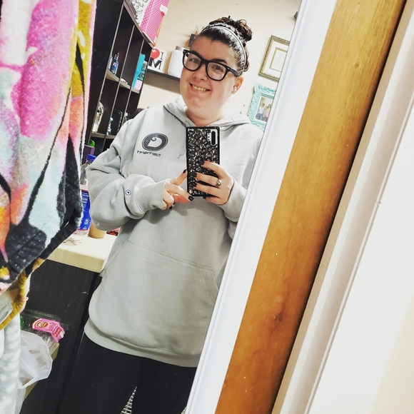 Profile Picture of Haley Clay (@haleysue18) on Poshmark