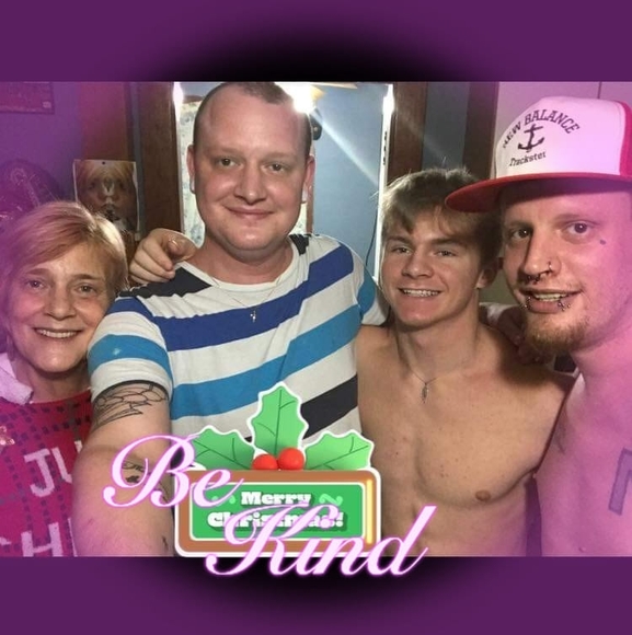 Debra Leveillee - Poshmark Profile Picture of Debra Leveillee (@dannleveillee) on Poshmark