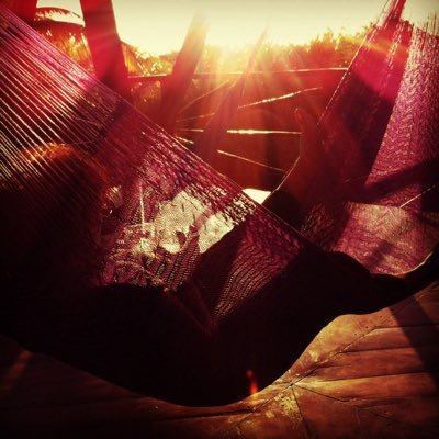 Profile Picture of Samantha Tate (@awordwith_sam) on Twitter
