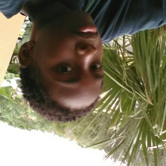 Profile Picture of Rasean Strawter (@tazz561) on Poshmark