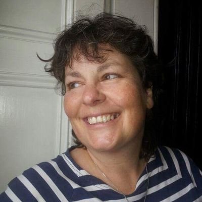 Profile Picture of Elaine Drury (@Lovenaturecwall) on Twitter