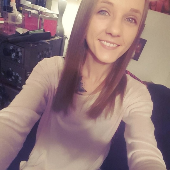 Profile Picture of Sara Radicchi (@s_radicchi) on Poshmark
