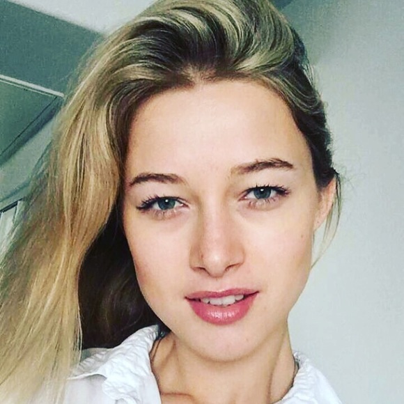 Profile Picture of Ewelina Kruszewska (@ewelina31102) on Poshmark