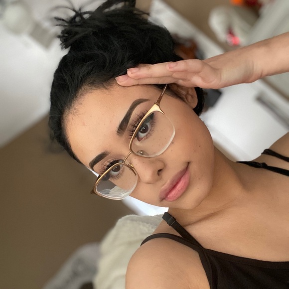 Profile Picture of Catherine Aguirre (@aguirre229) on Poshmark