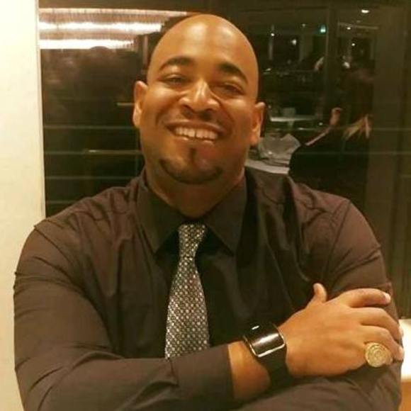 Profile Picture of Craig Jefferson (@poopeepoop) on Poshmark