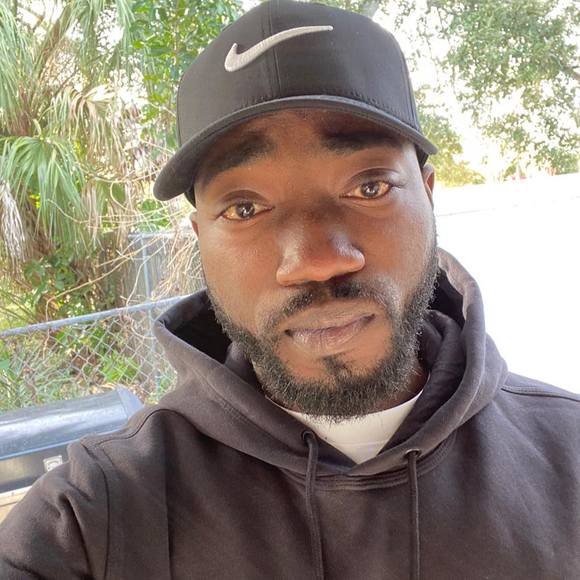 Profile Picture of Evander Rushing (@evanderrushing) on Poshmark