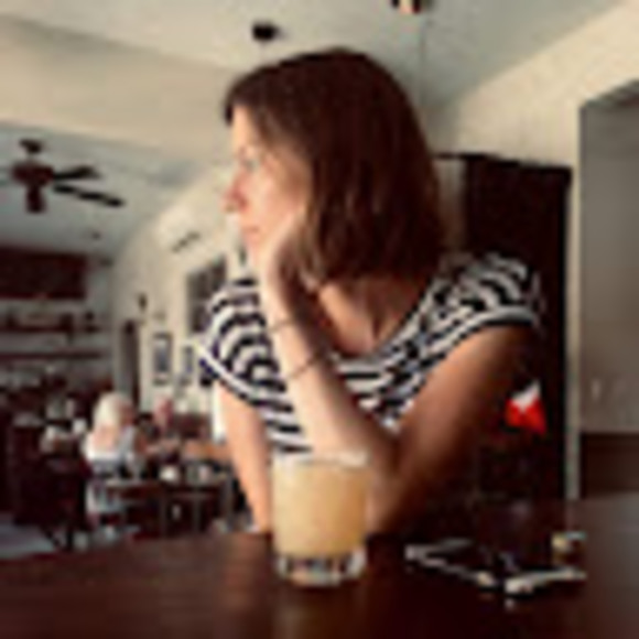 Profile Picture of Ericka Schmidt (@flopaeri) on Poshmark