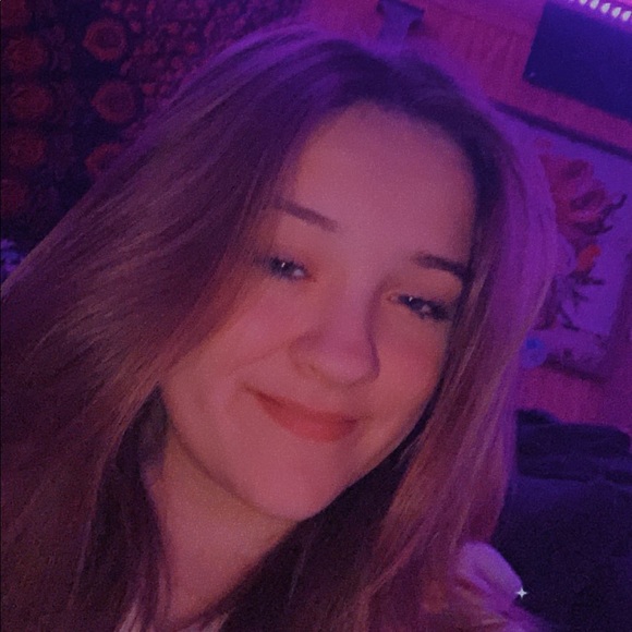 Profile Picture of Autumn Forsythe (@autumn_08340) on Poshmark