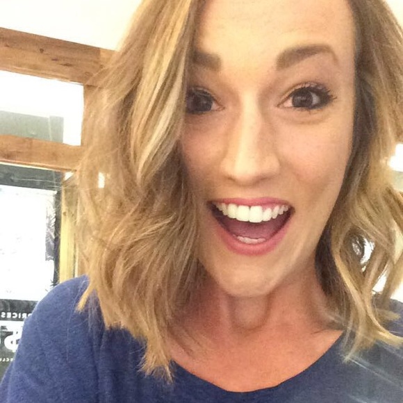 Profile Picture of Kate Ashton (@kr_ashton) on Poshmark