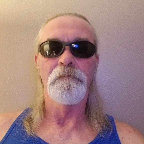 Profile Picture of David Rusk (@davidrusk) on Poshmark