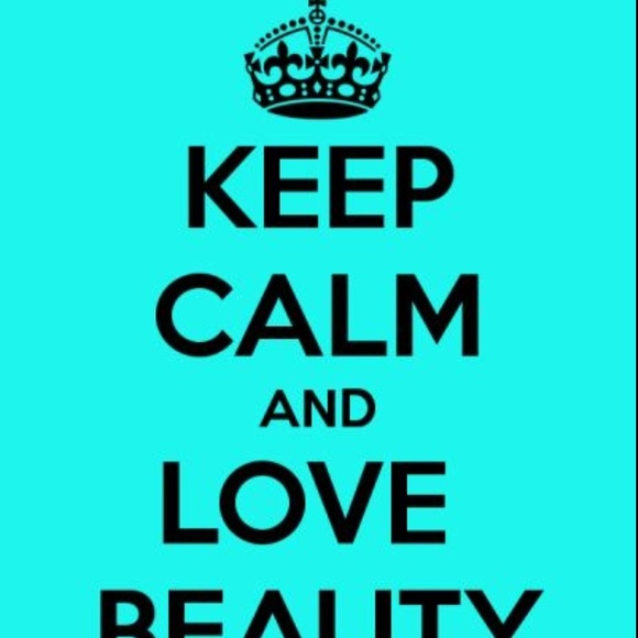 Profile Picture of Liliana Sundahl (@liliana5042) on Poshmark