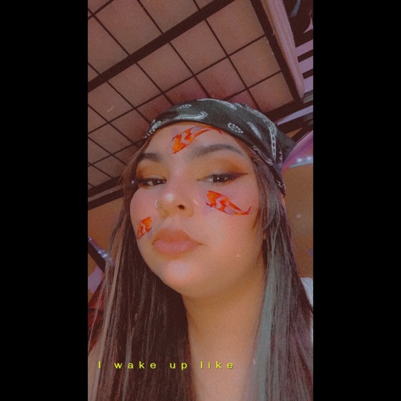 Profile Picture of Mariana Lucero (@marianalucero) on Poshmark