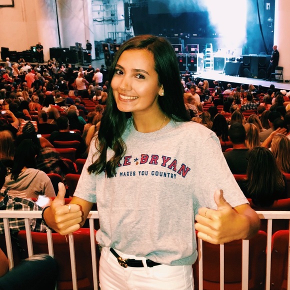 Profile Picture of Sylvie Bastardo (@sylvieclaire02) on Poshmark