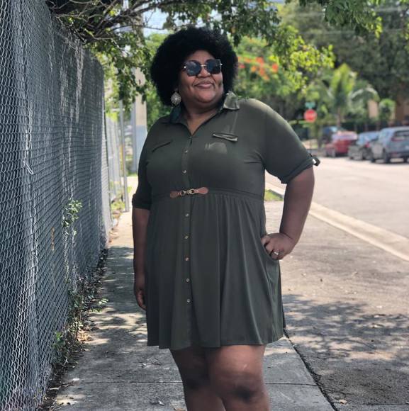 Profile Picture of Daniela Pereira da conceição (@danipiula) on Poshmark