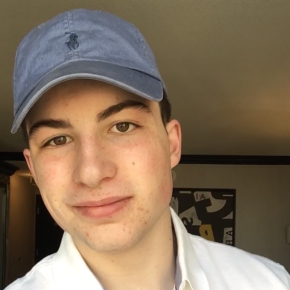 Profile Picture of Christian Caputo (@christiancaputo) on Poshmark