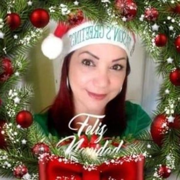 Profile Picture of Iraida Robles (@iraidarobles314) on Poshmark