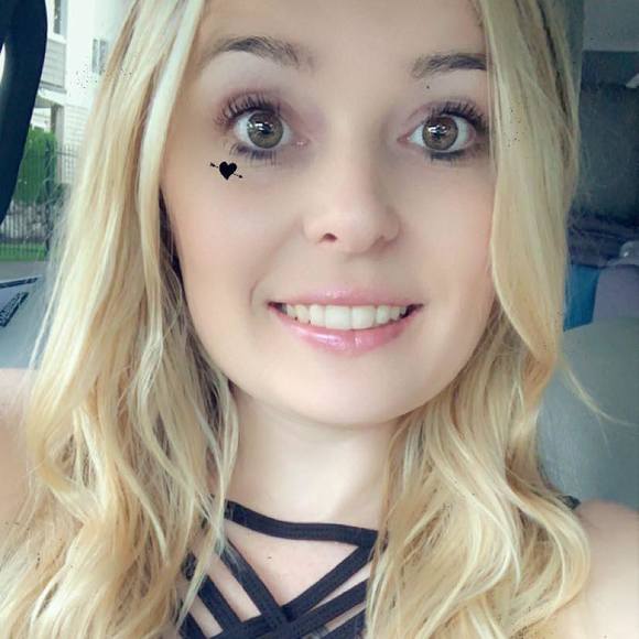 Profile Picture of Alissa Tiner (@alissa2424) on Poshmark