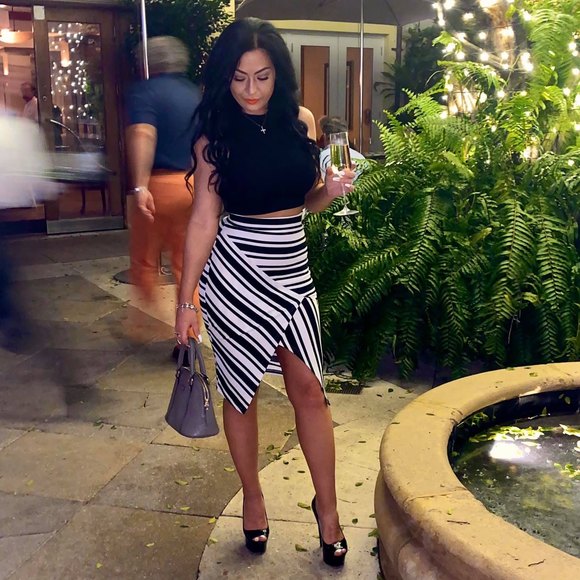 Profile Picture of Amanda Borger (@amandazofia) on Poshmark