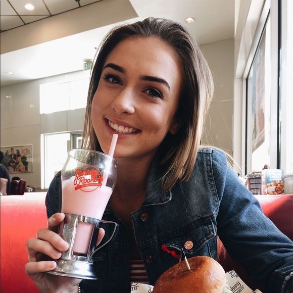 Profile Picture of Charlotte Hennessey (@charhennessey) on Poshmark